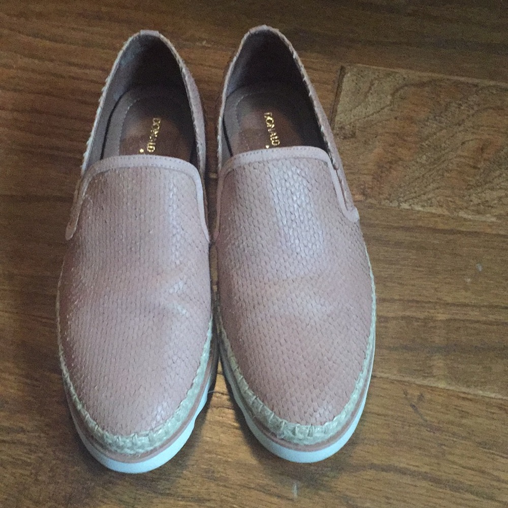 Donald J Pliner leather blush Millie slip on Sz 8